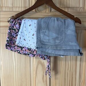 American Eagle Outfitters Shorts. Lot of 3 Pairs.